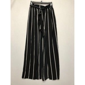 NWT Haute Monde Women Shorts with Skirt Size Small Stripes B237 -12